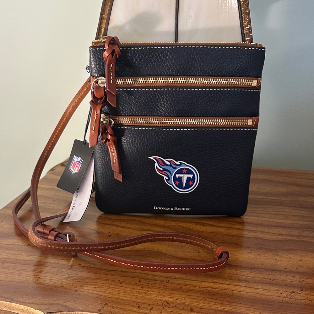 Dooney & Bourke Tennessee Titans Triple Zip Crossbody Bag NFL Football Purse NWT